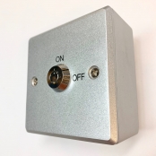 Avainkytkin AK3PM pinta-asennukseen