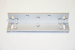 L-asennuskulma Ner 1500LR magneetille (L-180)