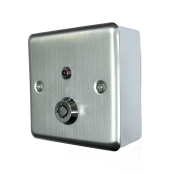  Avainkytkin AK1PM,12-24VDC/ 3A ledillä ja kansisuojalla pinta-asennukseen