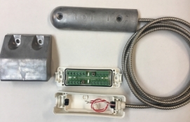 DCF102 Nosto-oven magneettikosketin, 1x avautuva, 2m kaapeli+johtosuojus, kosketinväli 50mm