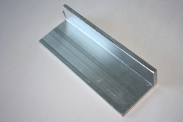 L-asennuskulma vastaraudalle Ner1500 sarjaan