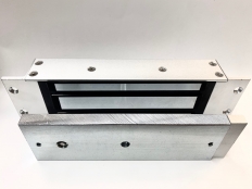 Ner 5000U Magneettilukko uppoasennukseen, releulostulo oven tilatiedolle